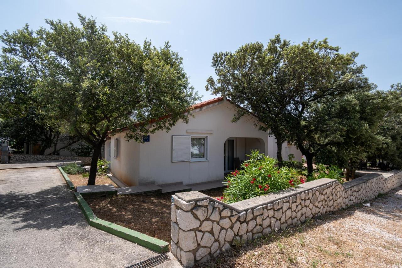Apartments With A Parking Space Mandre, Pag - 16836 エクステリア 写真